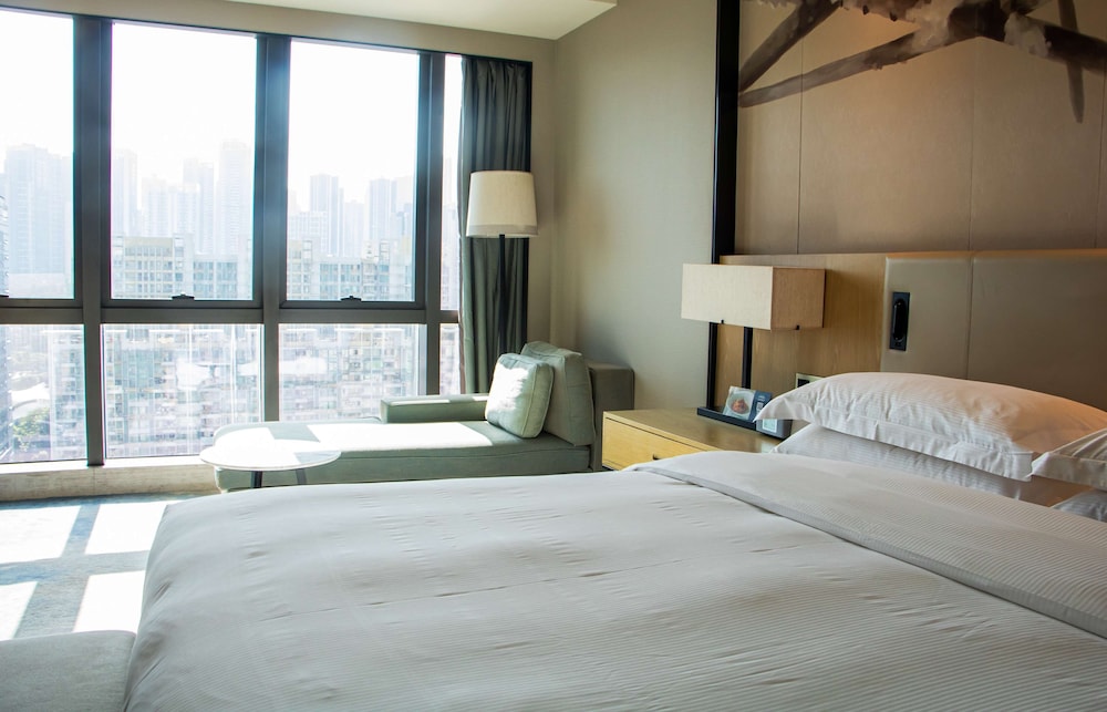 Room, 1 King Bed, City View thumbnail 5