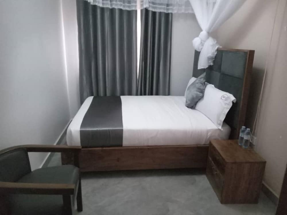 Suite, Balcony