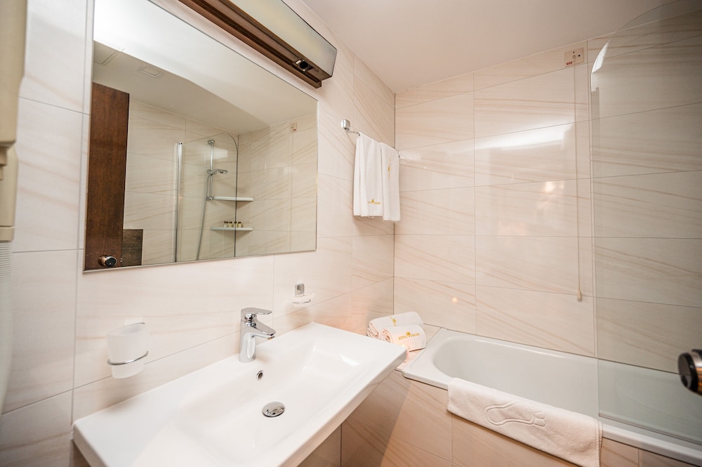 Superior Twin Room - Photo 8