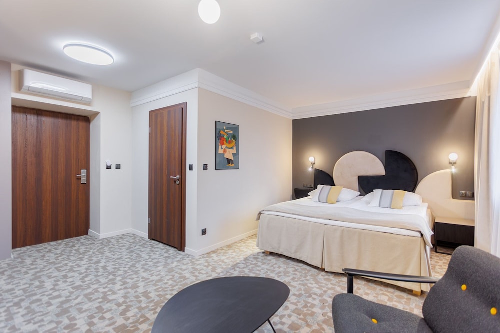 Luxury Suite photo 2