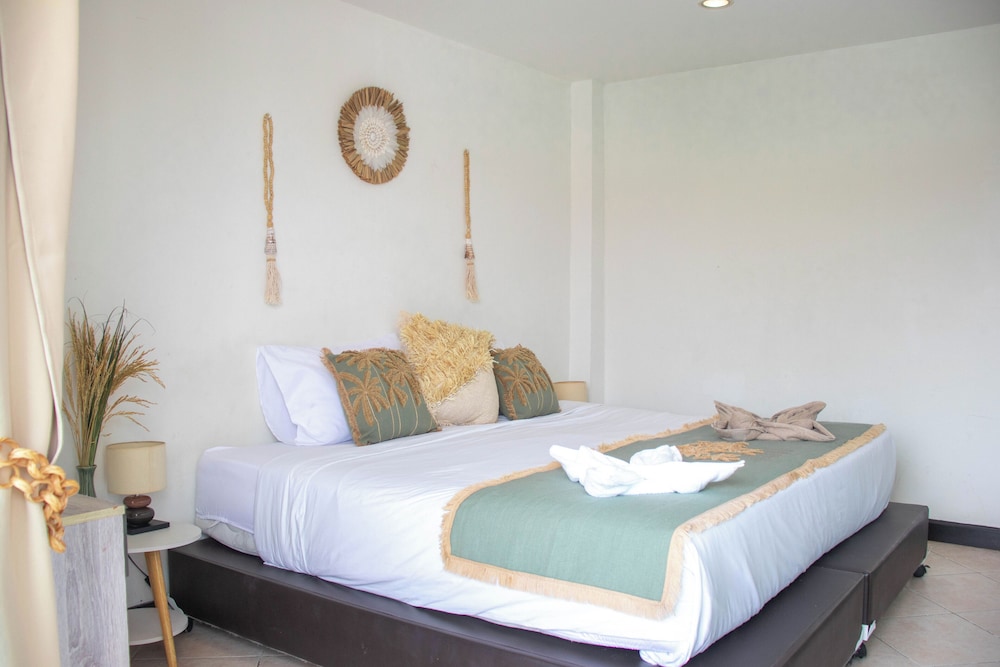 Family Room with Bath - Photo 9