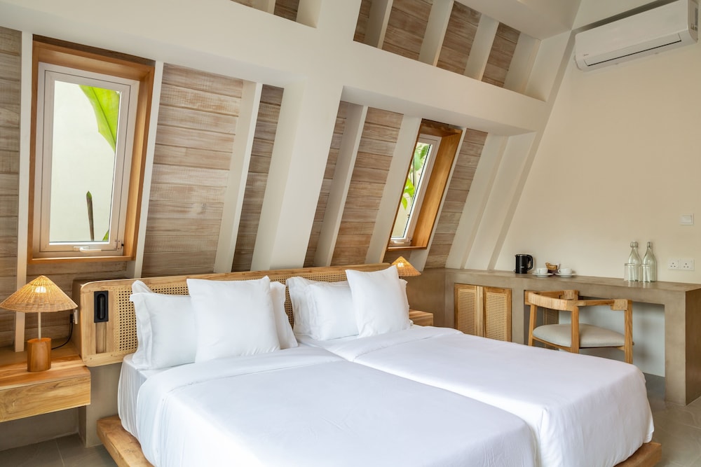 Standard Twin Room, Pool View