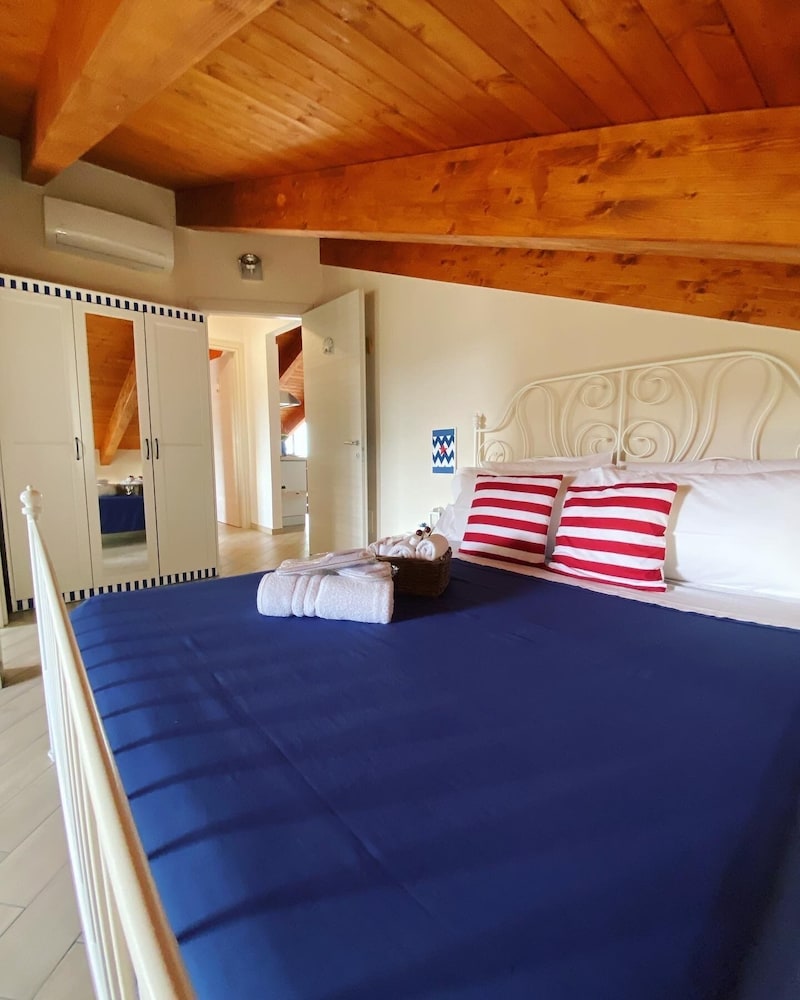 Superior Double Room, Ensuite, Sea View