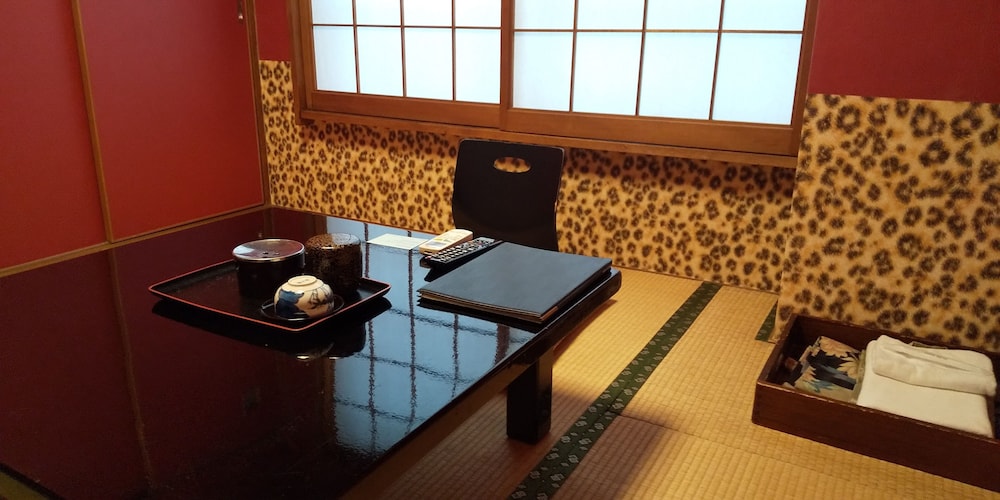 Economy Single Room, Non Smoking, Shared Bathroom photo 2