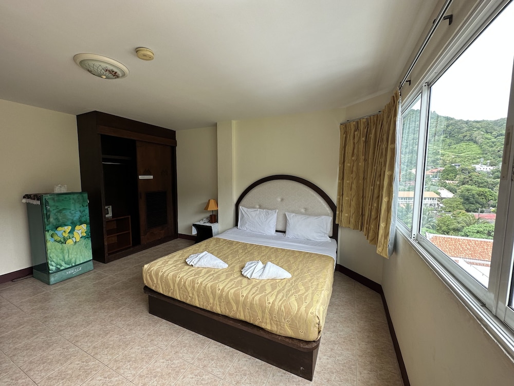 Deluxe Room - Photo 5