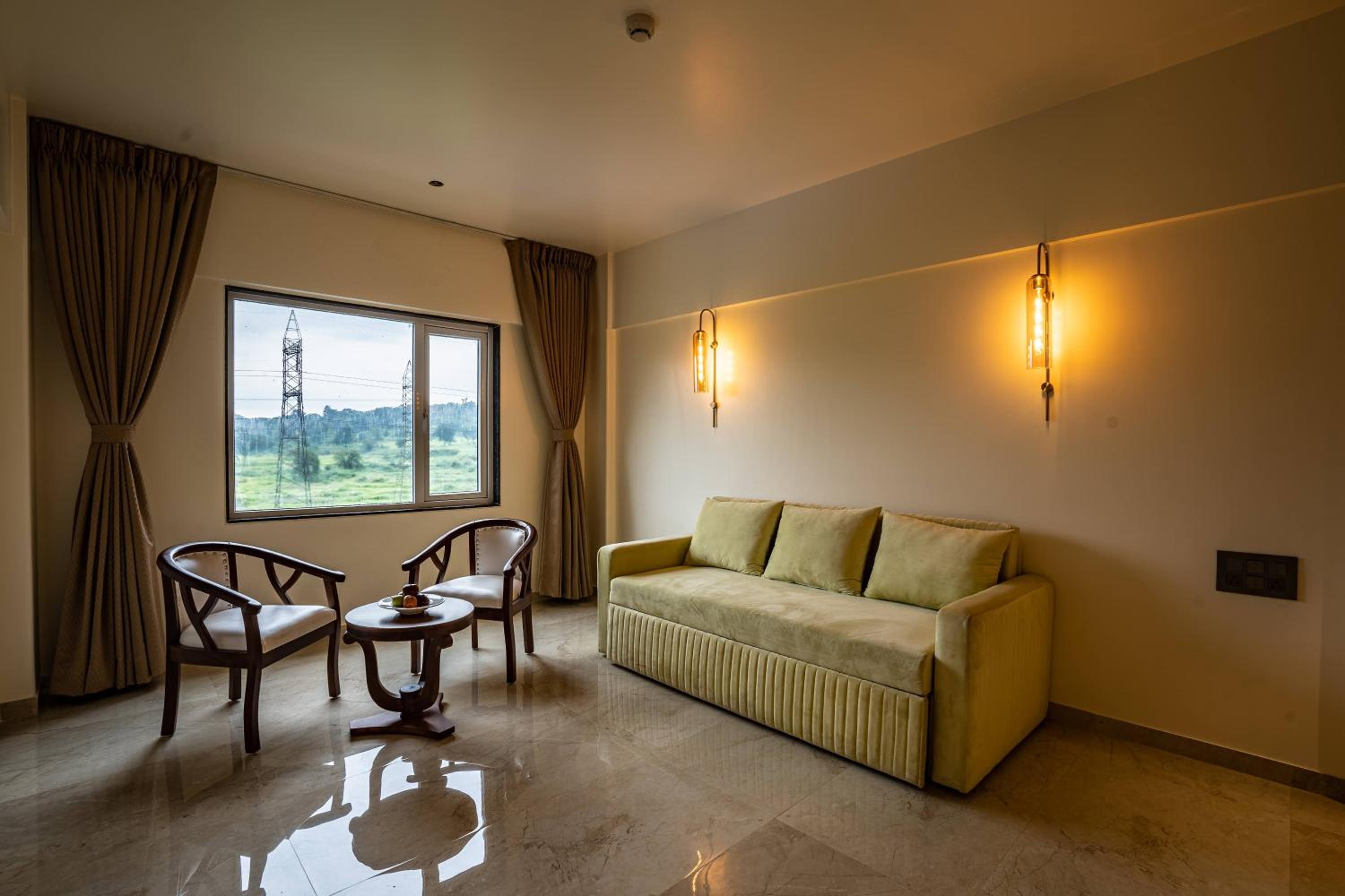 Family Room - Photo 2