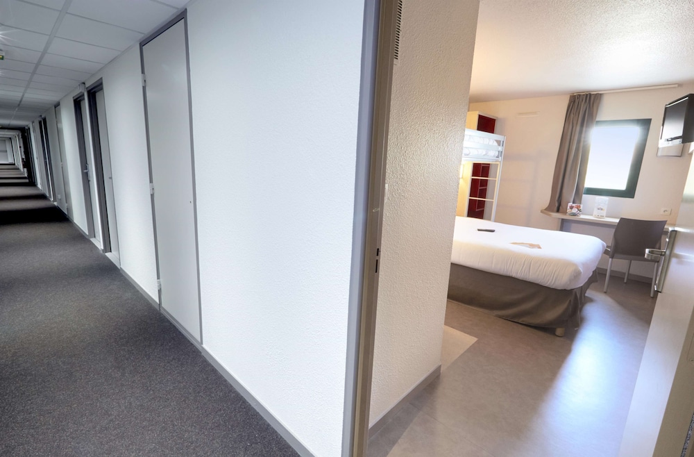 Standard Room, 1 Double Bed - Photo 9