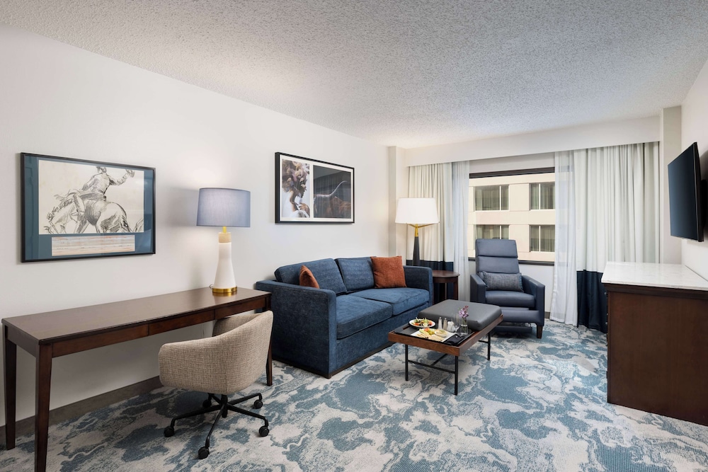 Suite, 1 Bedroom, Kitchen - Photo 2