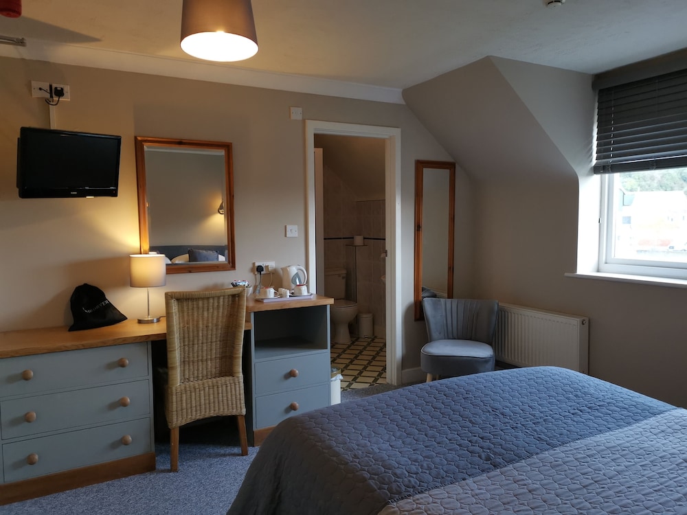 Standard Double Room, Accessible, Ensuite - Photo 2