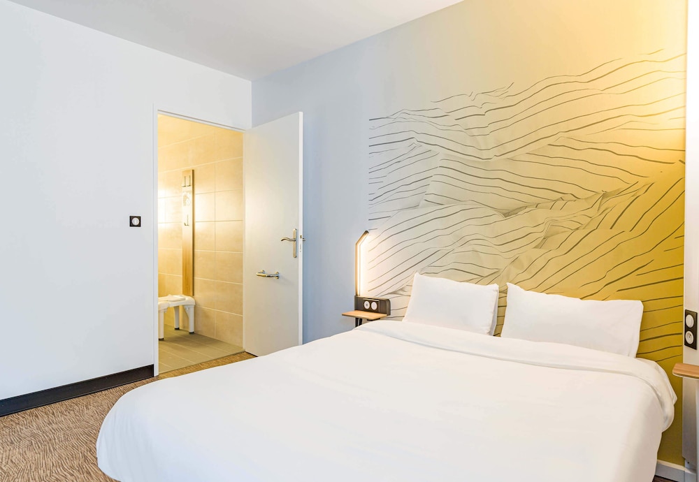 Double Room, Mobility Accessible - Photo 15