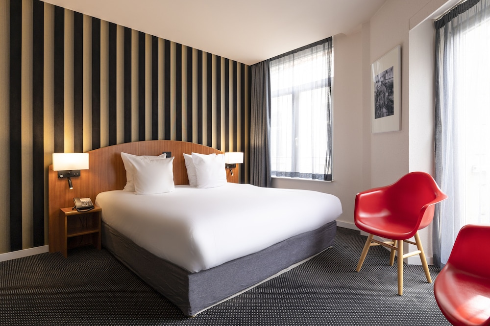 Premium Double Room, 1 King Bed - Photo 1