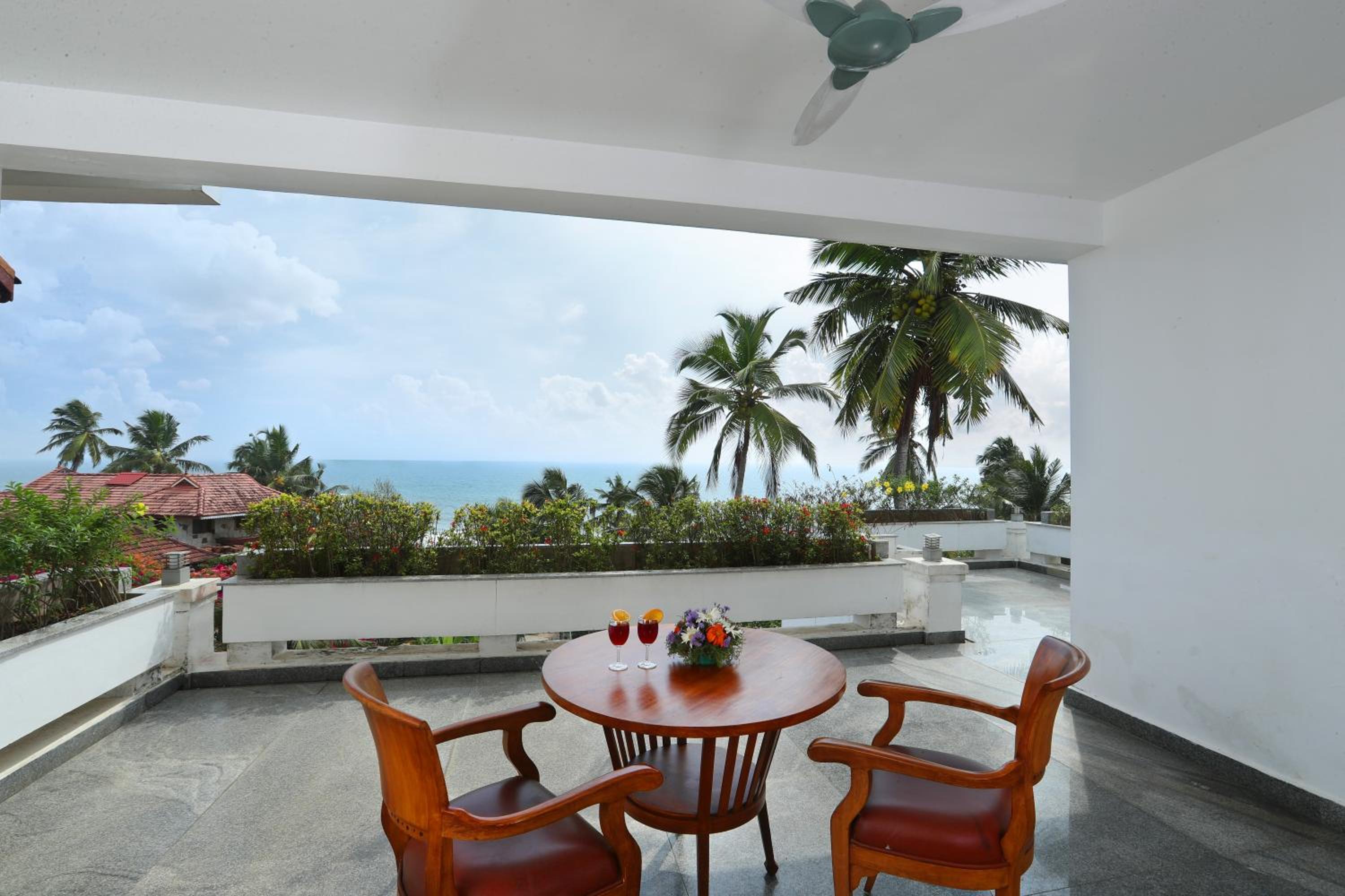Suite with Sea View - Photo 13