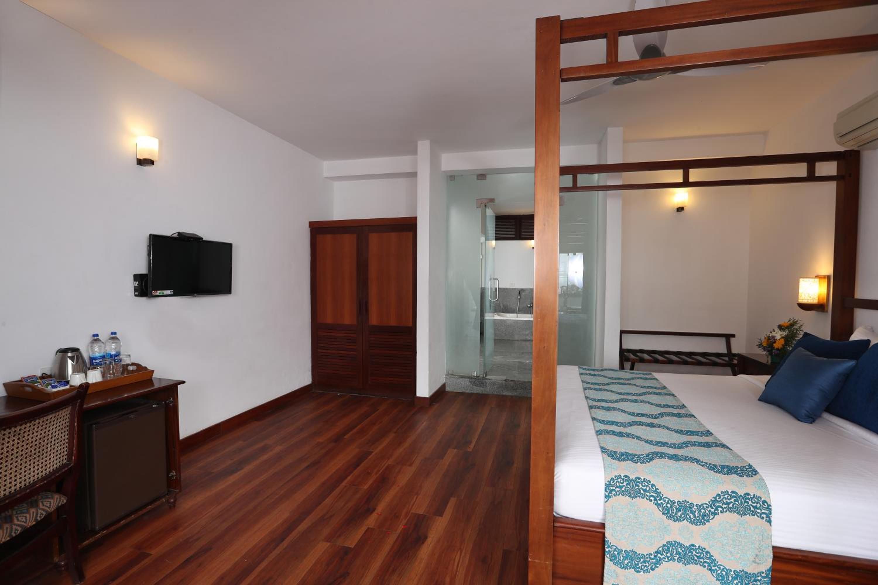 Suite with Sea View - Photo 10