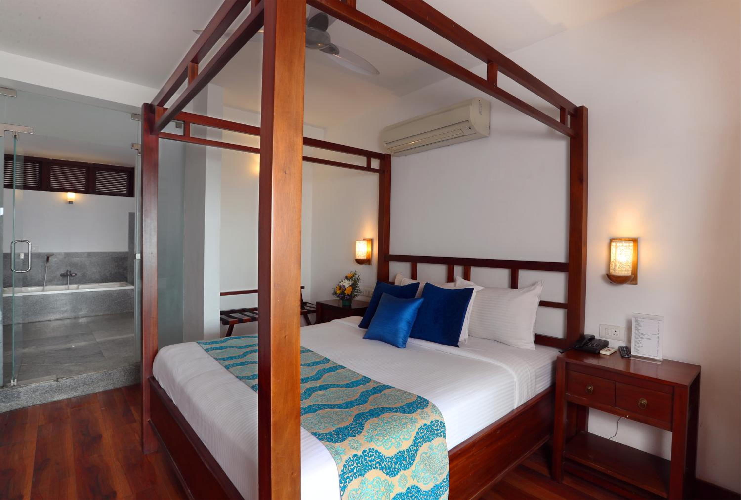 Suite with Sea View - Photo 9