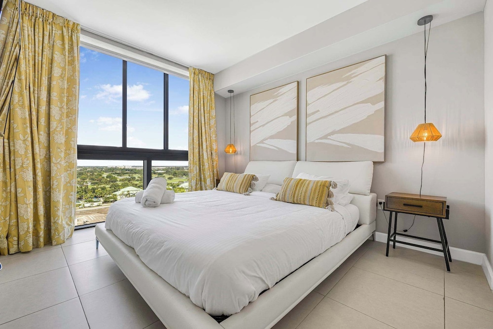 Comfort Condo, 1 Bedroom, Balcony, City View photo 2
