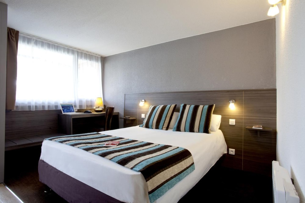 Comfort Room, 1 Double Bed, Non Smoking, Bathtub photo 2