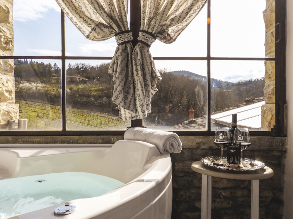 Romantic Double Room, 1 King Bed, Vineyard View