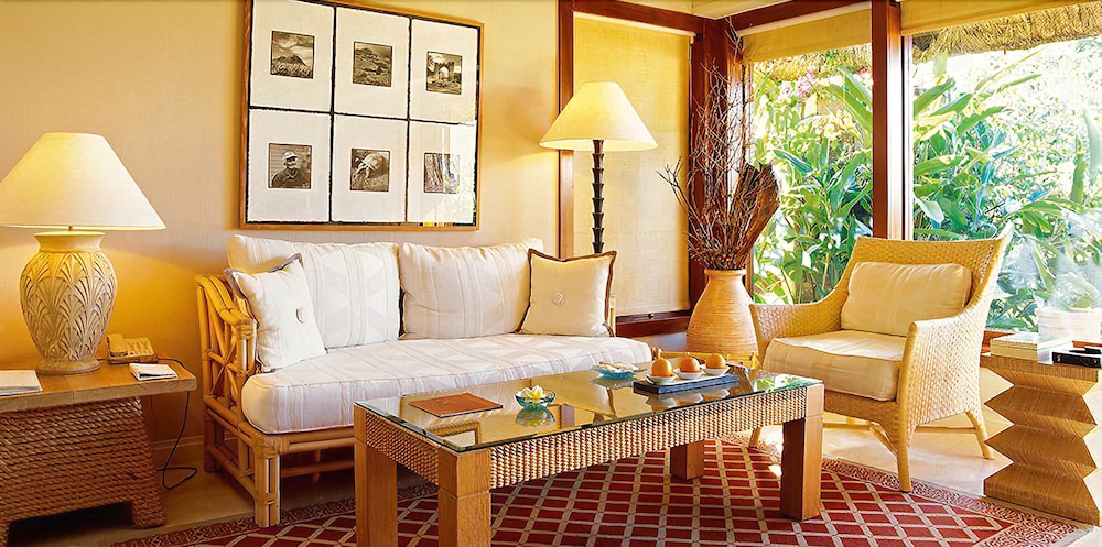 Luxury Pavilion with Garden View - Photo 3