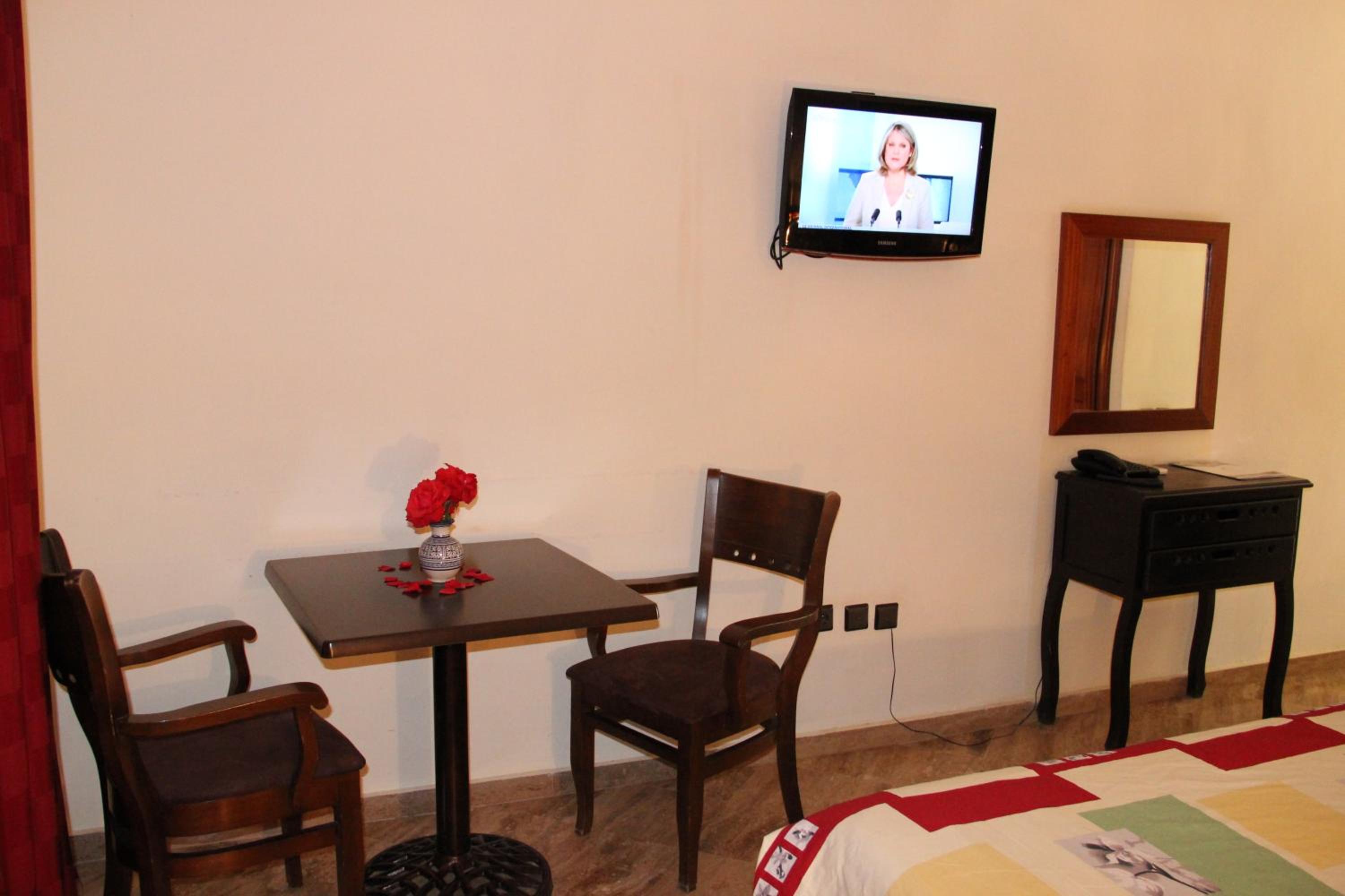 Studio Apartment photo 3