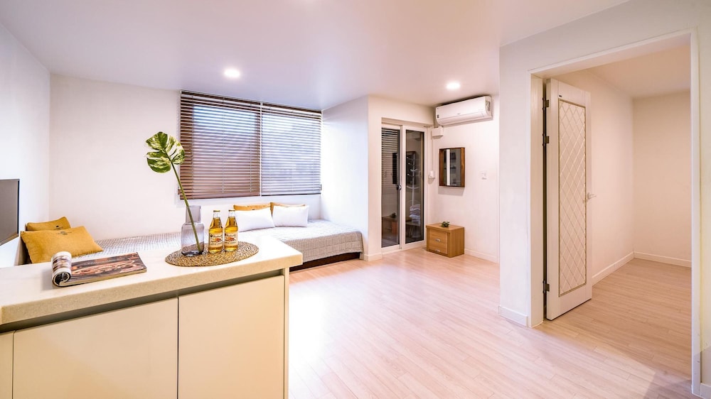 Basic Room, 1 Bedroom (202(No consecutive-night bookings)) - Photo 8