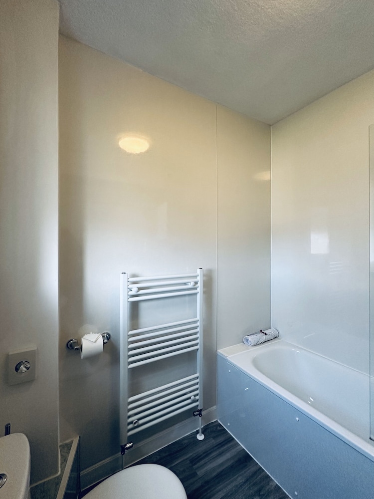 Twin Room, Ensuite, Ground Floor (Room 4) photo 2