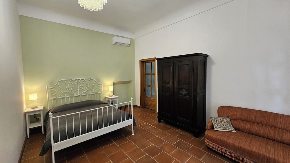 Deluxe Triple Room, Garden View