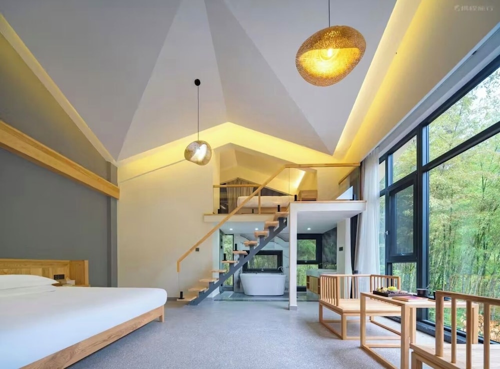 Family Suite, Hill View