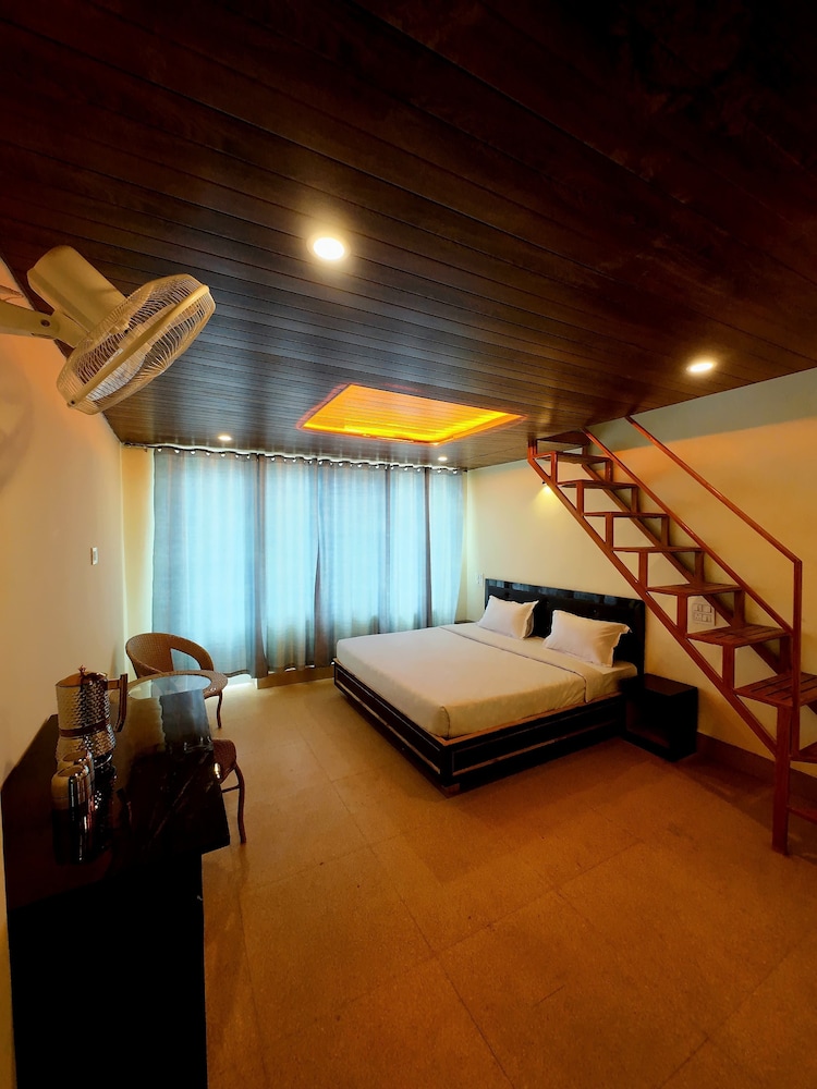 Family Quadruple Room, Balcony, Mountain View