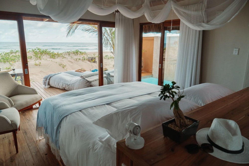 Deluxe Double Room, 1 King Bed, Non Smoking, Ocean View photo 3