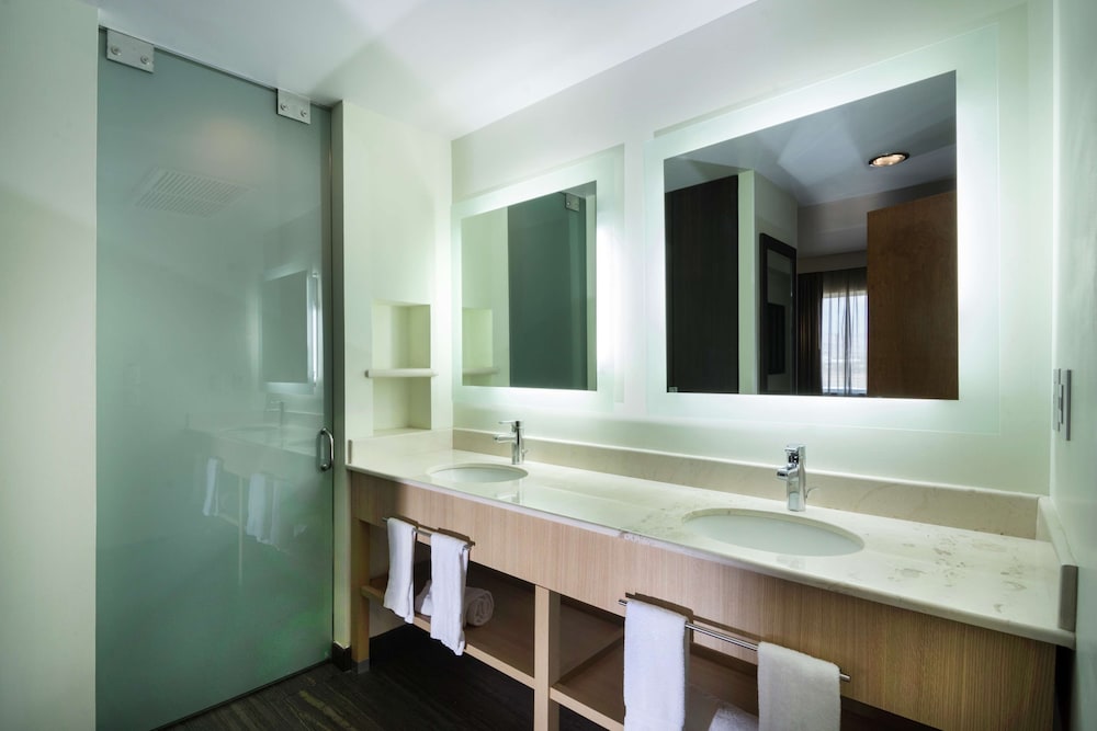 King, Kitchenette photo 3