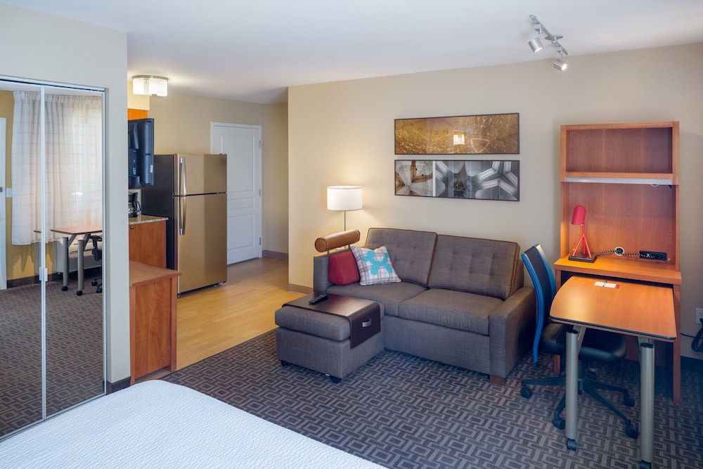 Suite, 1 King Bed with Sofa bed (Mobility Accessible, Tub) - Photo 2