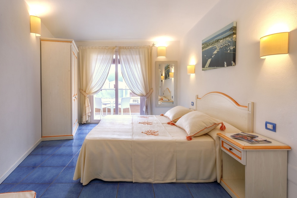 Superior Room (Deluxe)