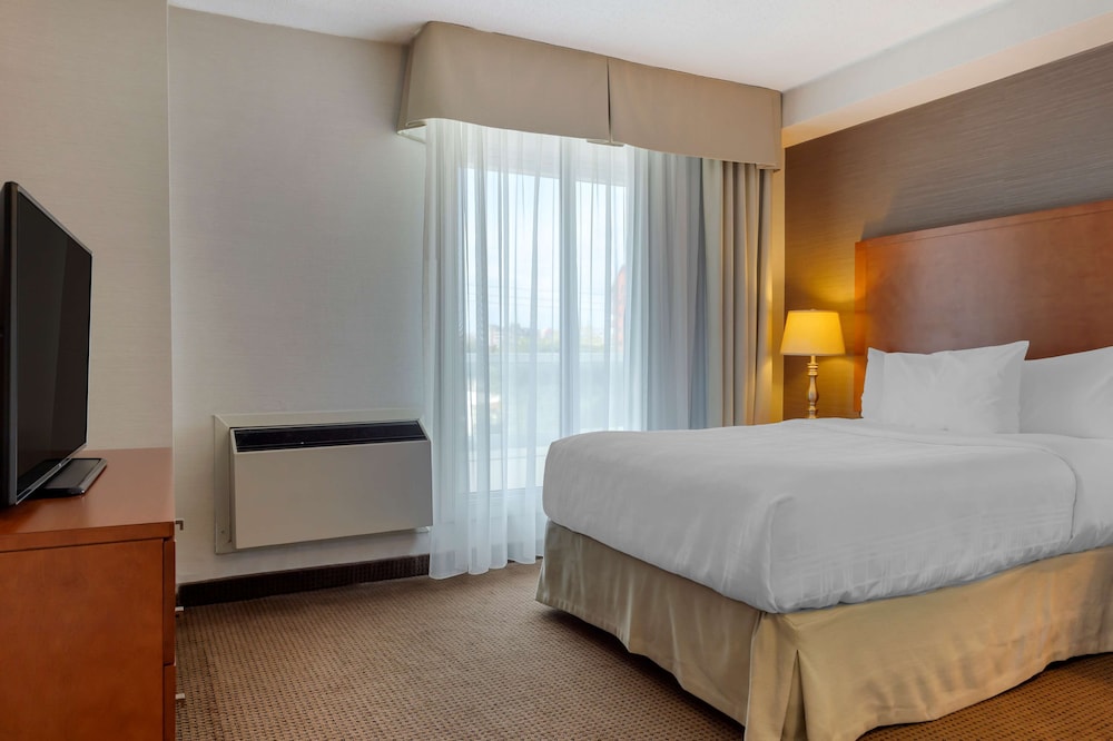 Suite, Multiple Beds, Non Smoking, Refrigerator & Microwave - Photo 1