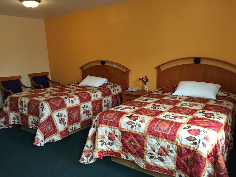 Standard Room (2 Full Beds) photo 1