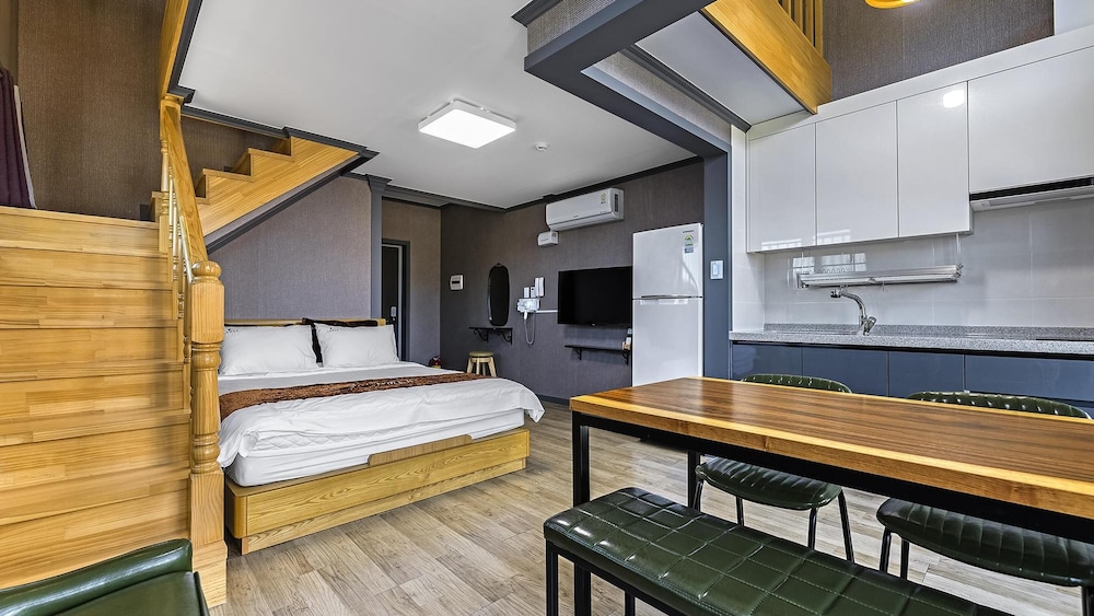 Basic Room, 1 Bedroom (301) - Photo 6