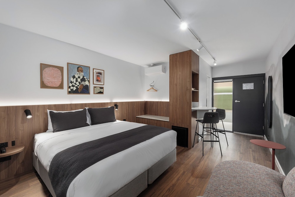 Deluxe Double Room, 1 King Bed - Photo 1