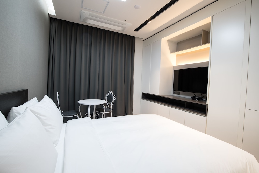Standard Double Room, Lake View - Photo 2