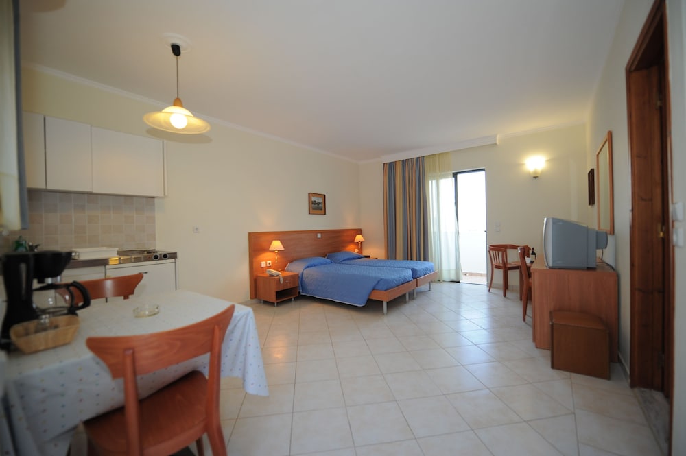 Executive Studio, 3 Twin Beds, Sea View