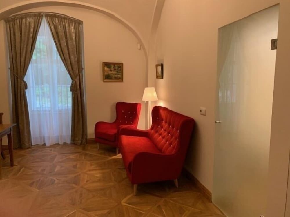 Family Apartment (separate bedroom, park view ) photo 3