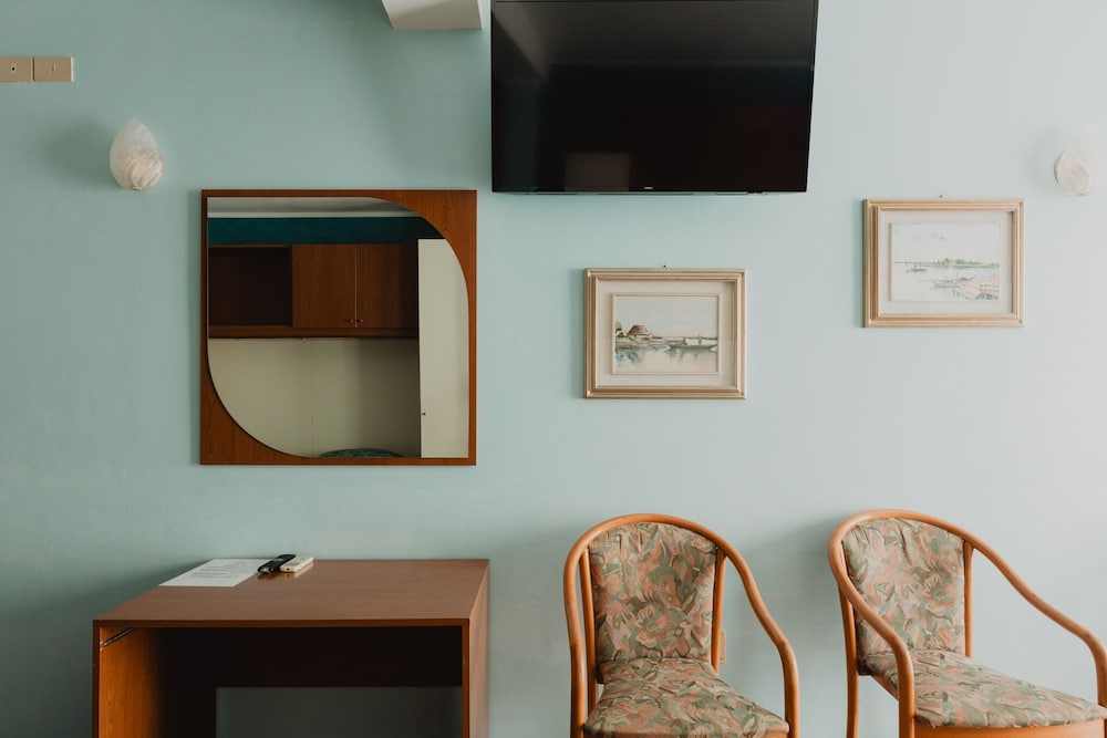 Quadruple Room - Photo 7