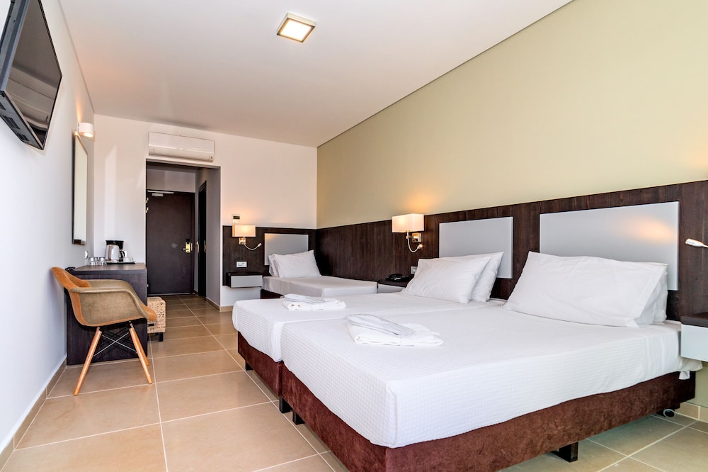 Triple Room with Land View