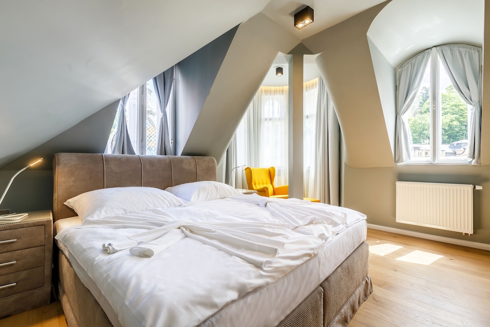 Premium Apartment, 1 Bedroom, Kitchenette, River View (55 sqm) photo 1