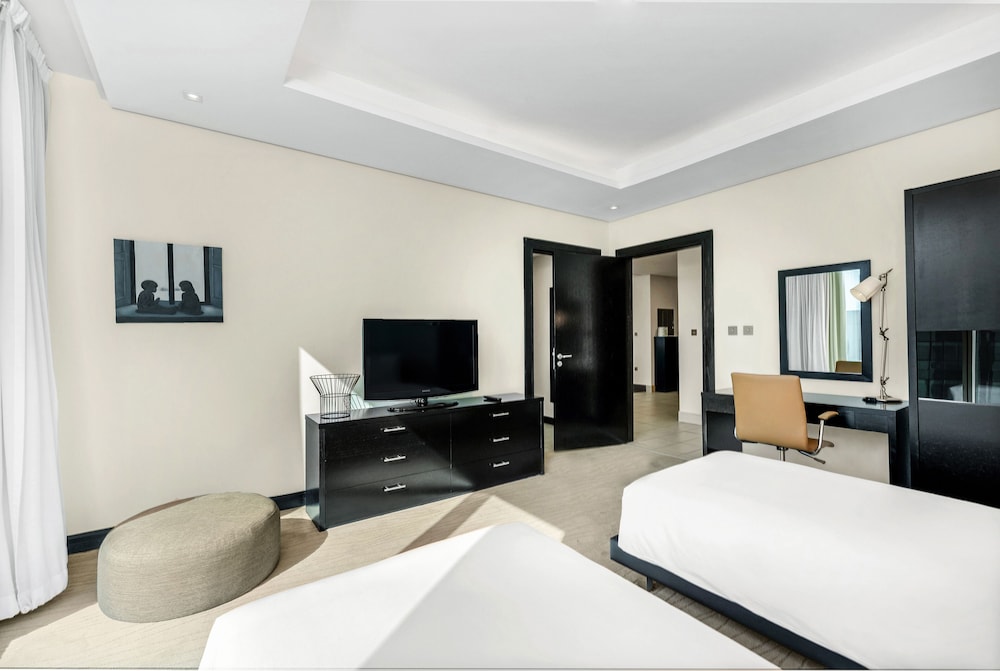 Suite (Deluxe Two Bedroom) - Photo 2