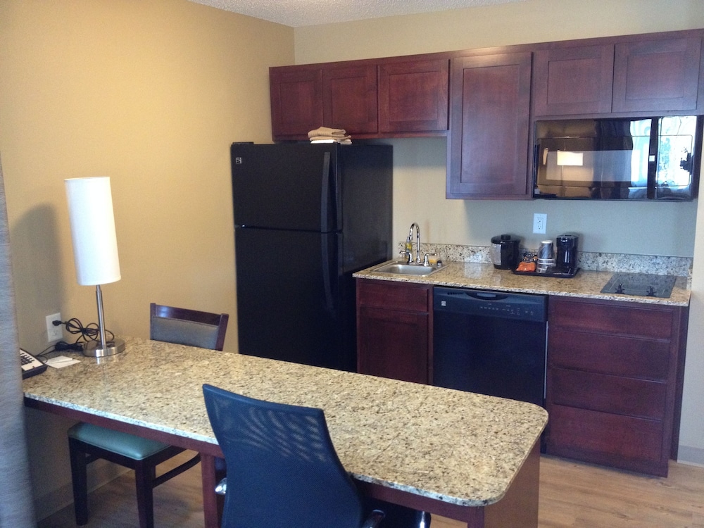 GrandStay Hotel & Suites - Glenwood, Photo 7