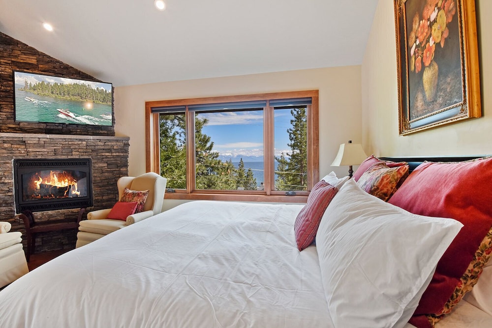 Luxury House, Multiple Beds, Patio, Mountain View (Lakeview Mountain Chalet)