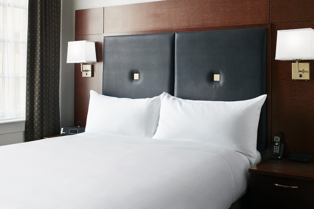 Club Room, 1 Queen Bed - Photo 4