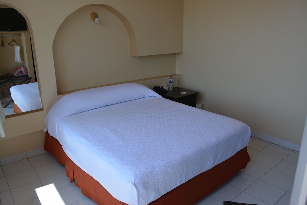 Single Room, Balcony