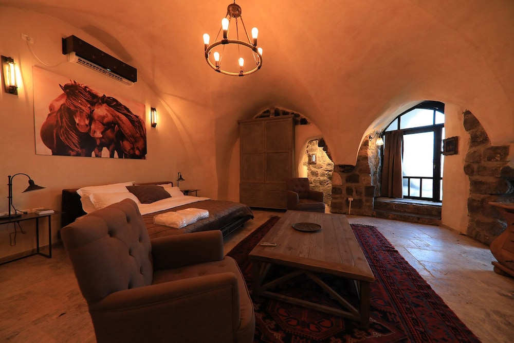 Premium Studio Suite photo 2