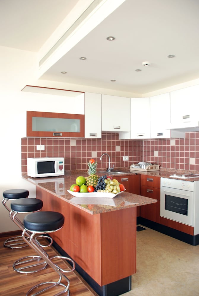 Condo, 3 Bedrooms