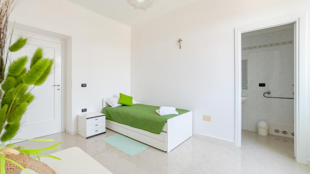 Superior Single Room, City View photo 2